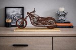 Lade das Bild in den Galerie-Viewer, Motorrad auf Holzbrett

